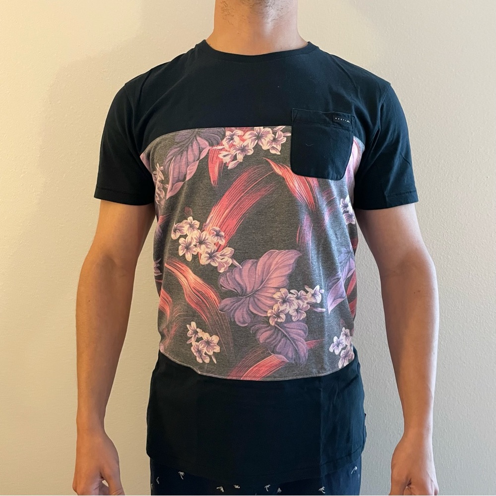 Rusty Dark Blue Men’s T-shirt with floral print - size Large